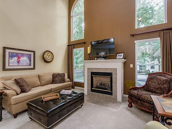 4th image of 8853 Amaranth Ct