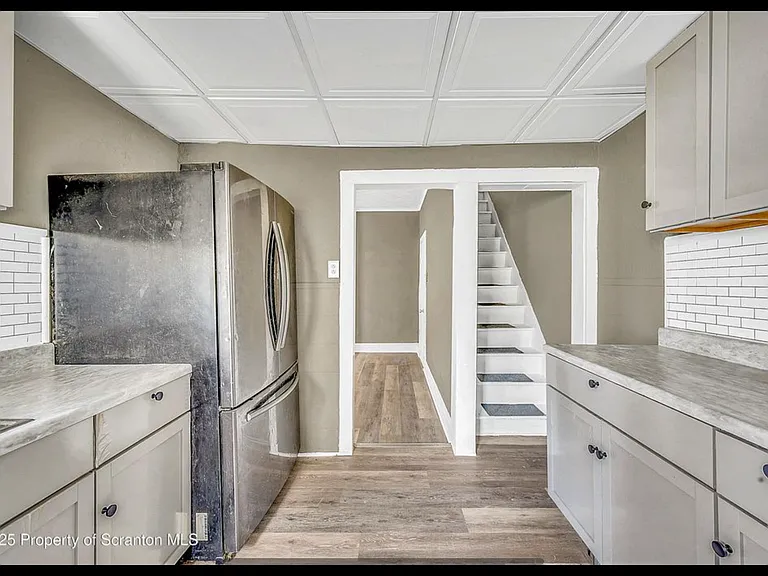 1061 Carmalt St — Photo 19