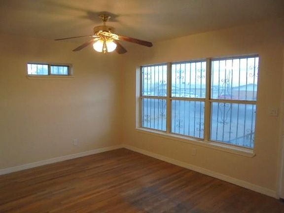 5th image of 5713 Manila Dr