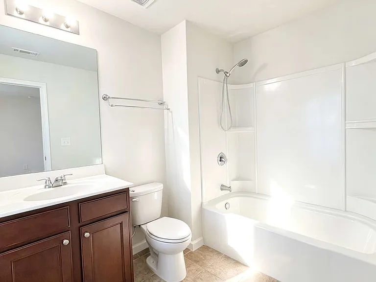 2440 Northmont Pkwy — Photo 24