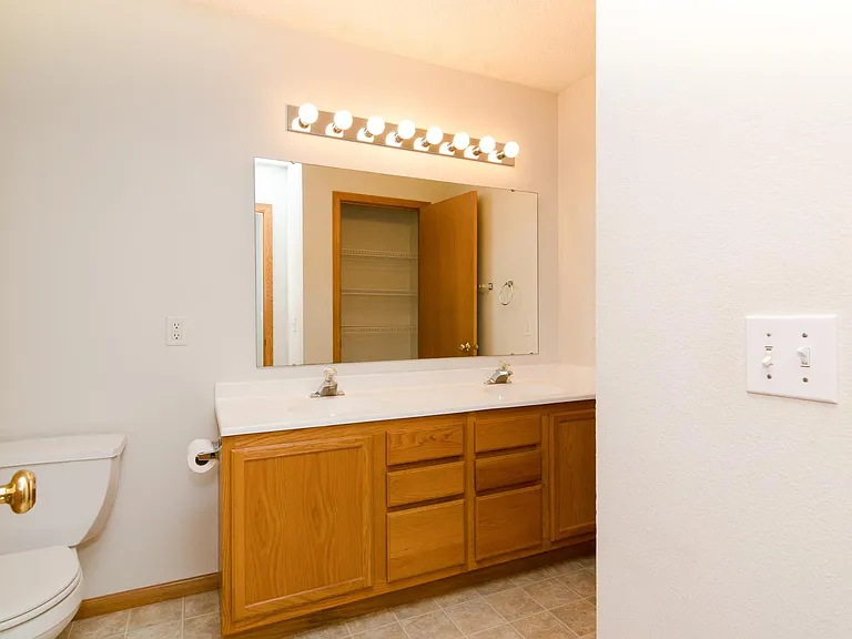 2613 Rushmore Dr — Photo 15