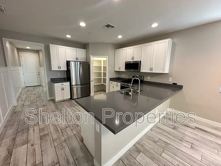 13180 W Cliffrose Rd — Photo 3