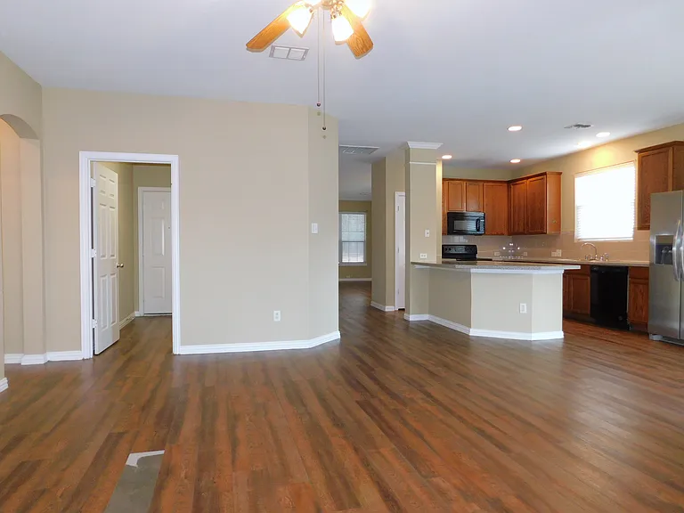 316 Hummingbird Dr — Photo 9