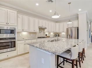 2997 Aviamar Cir, Naples, FL 34114