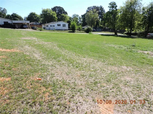 1900 Pryor Ave, Fort Smith, AR 72904