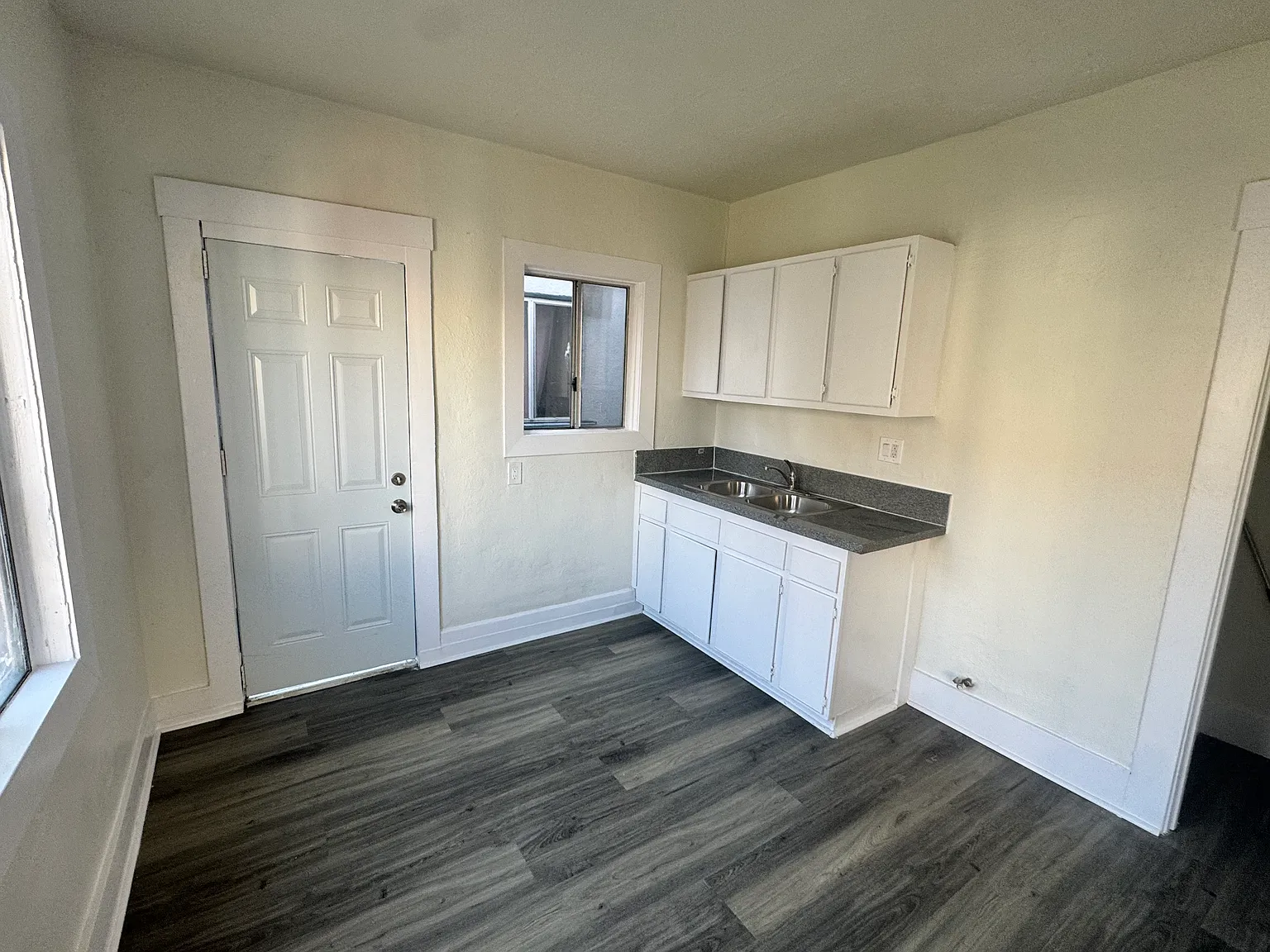 Studio, 650 sqft, $1,350 — Photo 3