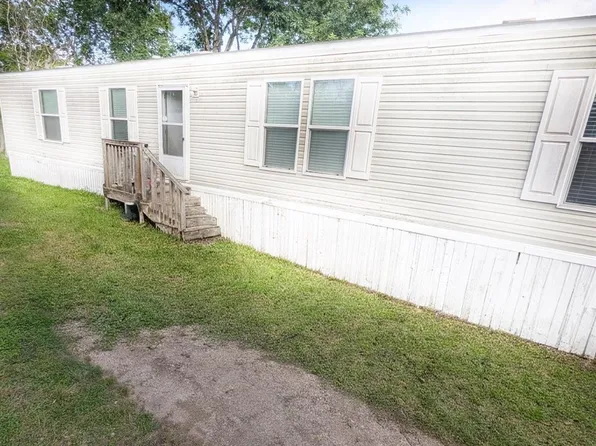 326 Jasper St Trailer 20, Bacliff, TX 77518