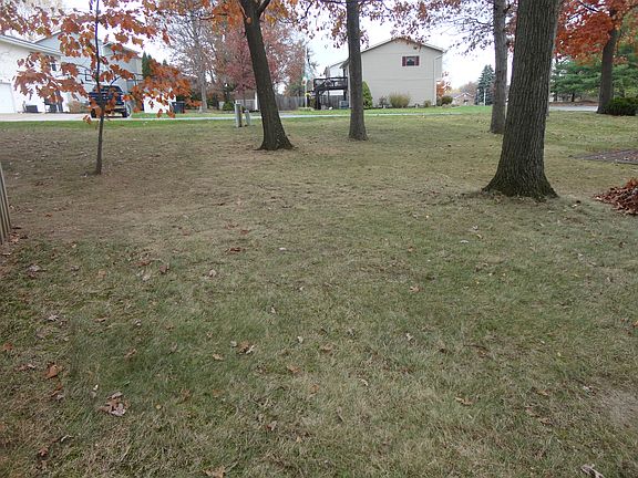 2nd image of 102 Buttercup Dr