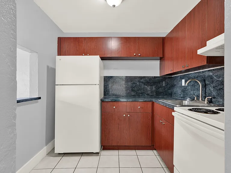 2407 NW 135th St #314 — Photo 6