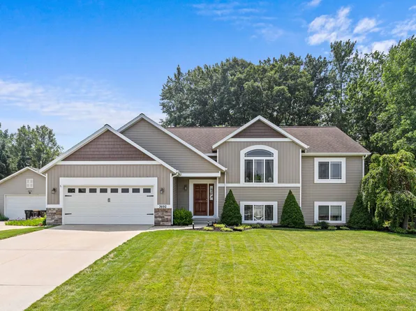 3692 Sunrise Ln NW, Grand Rapids, MI 49534