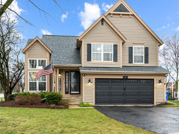 1 Lincoln Ct, South Elgin, IL 60177