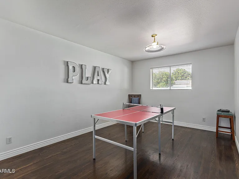 106 E Geneva Dr — Photo 13