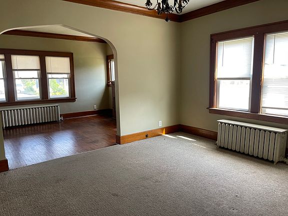 3rd image of 745 Joliet St