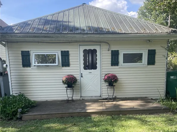 4380 Lakeshore Dr, Castile, NY 14427