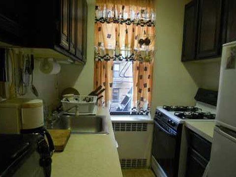 3rd image of 6771 Yellowstone Blvd APT 4T