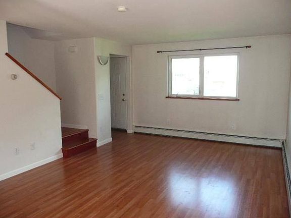 3rd image of 1233 Kennicott Ave