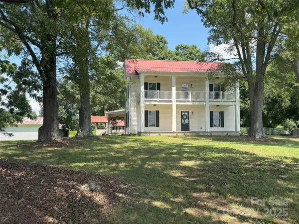 202 Deitz Rd, Statesville, NC 28625