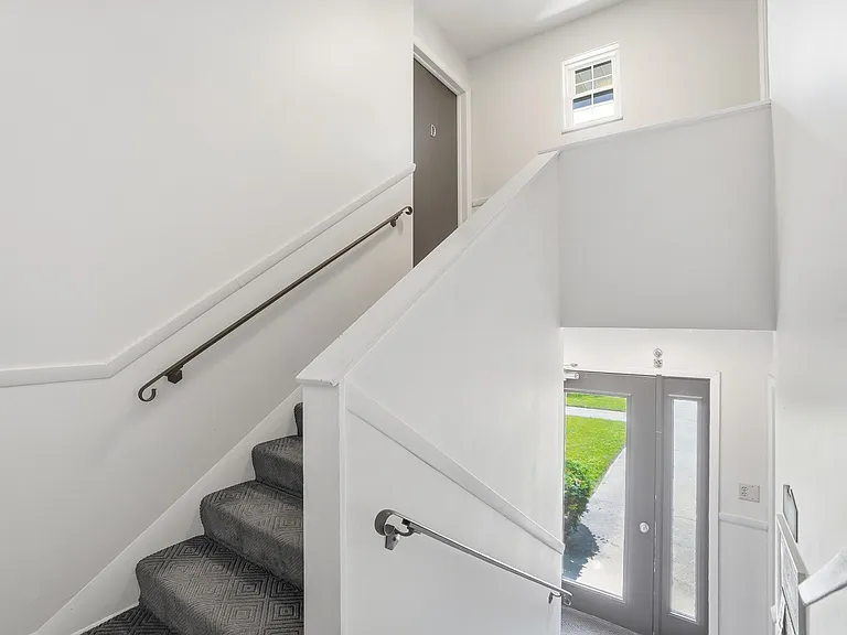 1545 King Ave #D — Photo 4