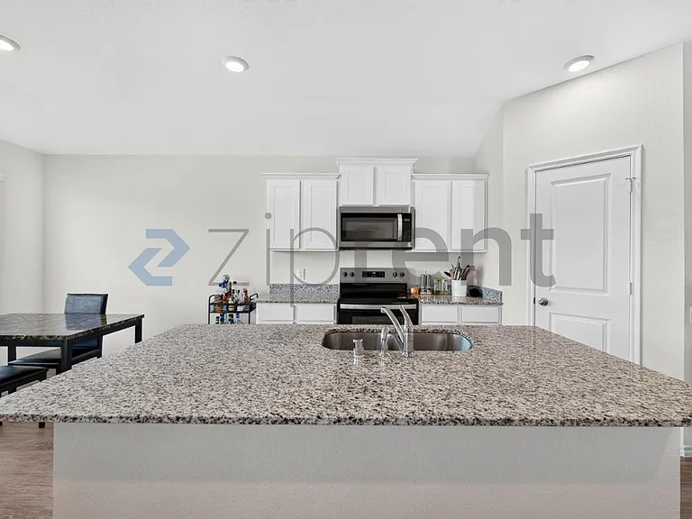 3923 Mountain Dr — Photo 10
