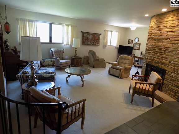 3rd image of 3008 Cornell Dr