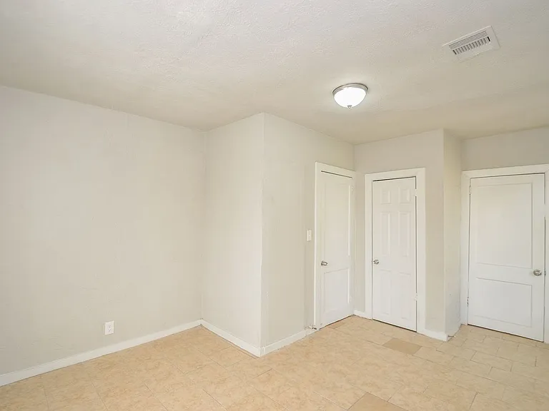 217 Owens St — Photo 10