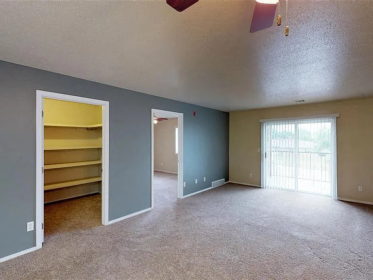 Sierra Vista Apartments — Photo 63