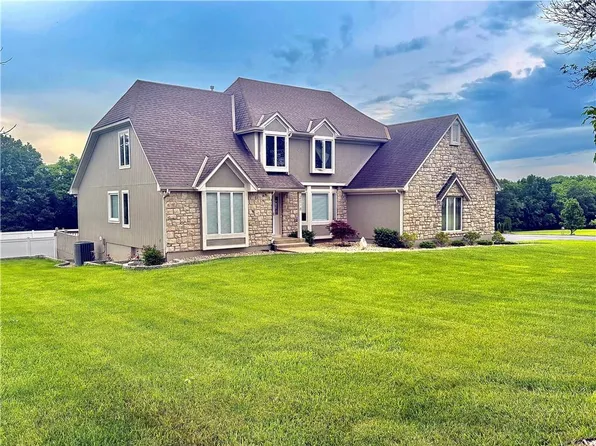2018 Lexington Rd, Pleasant Hill, MO 64080