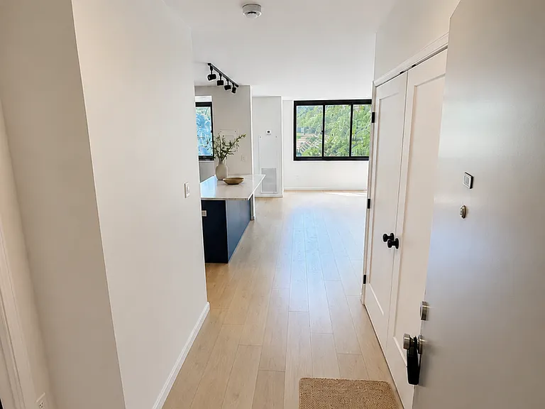 5500 Holmes Run Pkwy #101 — Photo 3