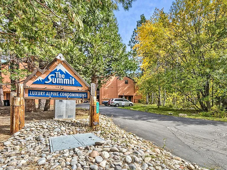 1439 Ski Run Blvd #D-1