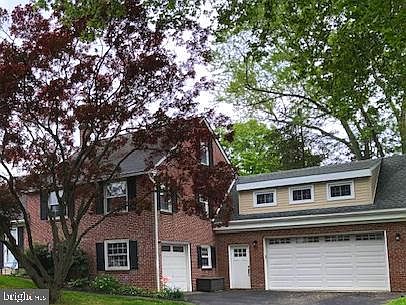 3rd image of 118 Cameron Dr