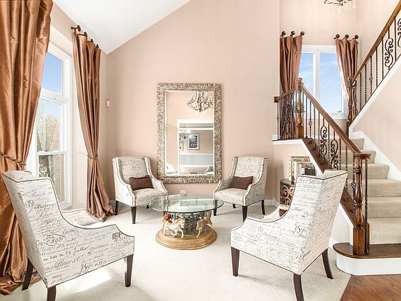 3rd image of 1219 Meadowbrook Dr