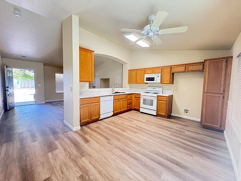 1244 Ivywood Dr — Photo 5