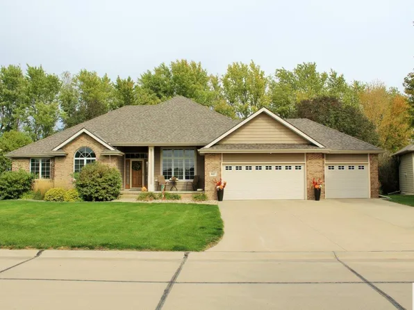 627 Fawn Holw, Dakota Dunes, SD 57049