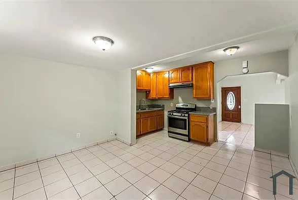 6297 N Orizaba Ave — Photo 3
