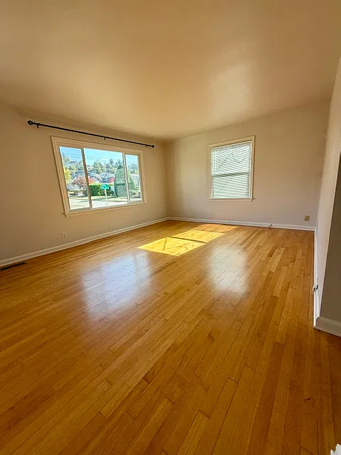 2 bed, 1000 sqft, $2,650 — Photo 2