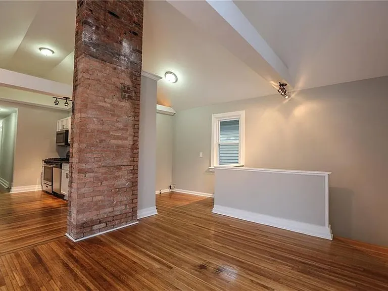 32 Rowley St — Photo 10