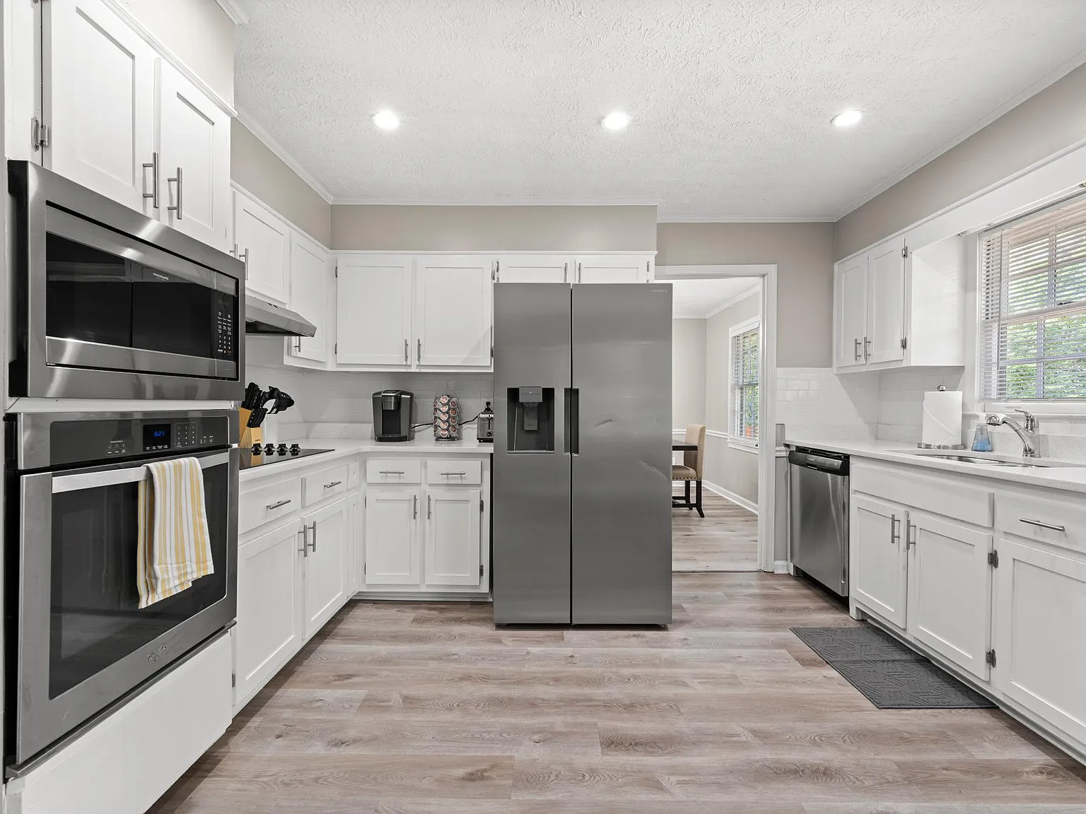 4 bed, 2035 sqft, $7,850 — Photo 2