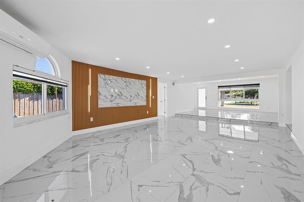 2185 Imperial Point Dr, Fort Lauderdale, FL 33308 | MLS #F10543381