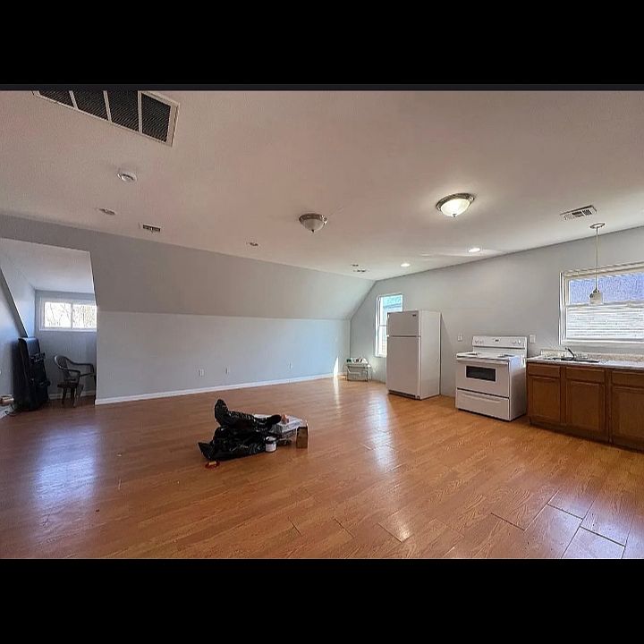 1st image of 325 S Orange Ave #3L
