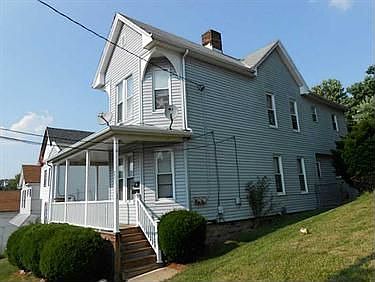 2nd image of 272 N Franklin St