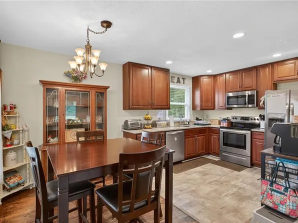 526 Yorktown Rd, Newport News, VA 23603
