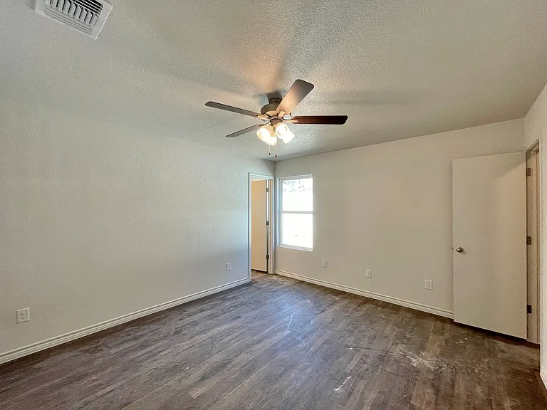 1708 Clovis Dr — Photo 17