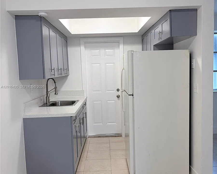 31 NW 163rd St #65