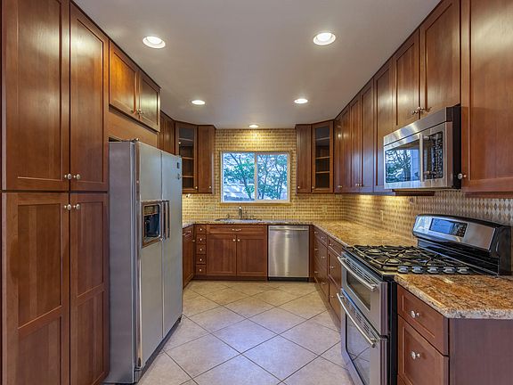 2nd image of 2625 Willowdale Dr