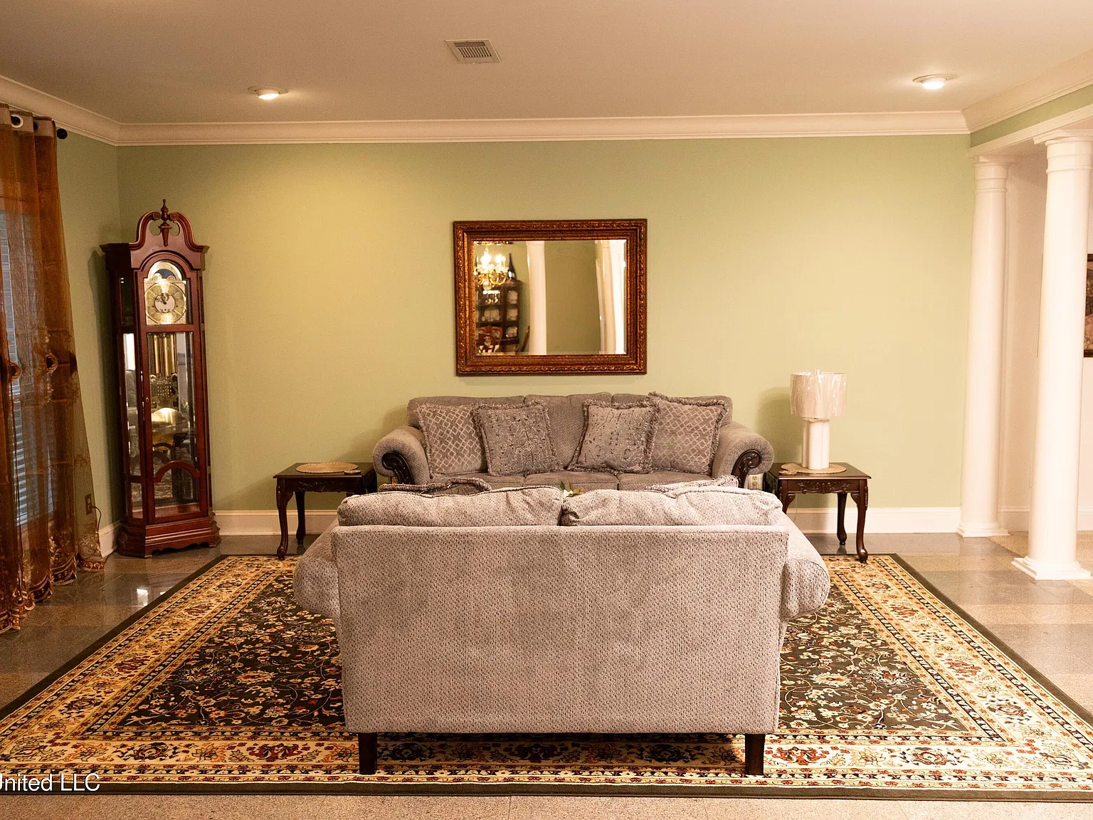 5 bed, 4.0 bath, 4900 sqft, $4,900 — Photo 2