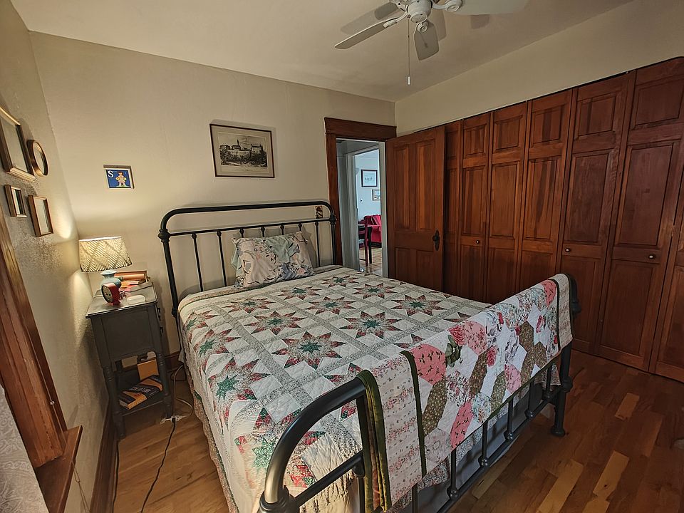 Back bedroom