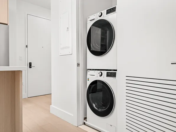 218 Front Street image 7 of 46