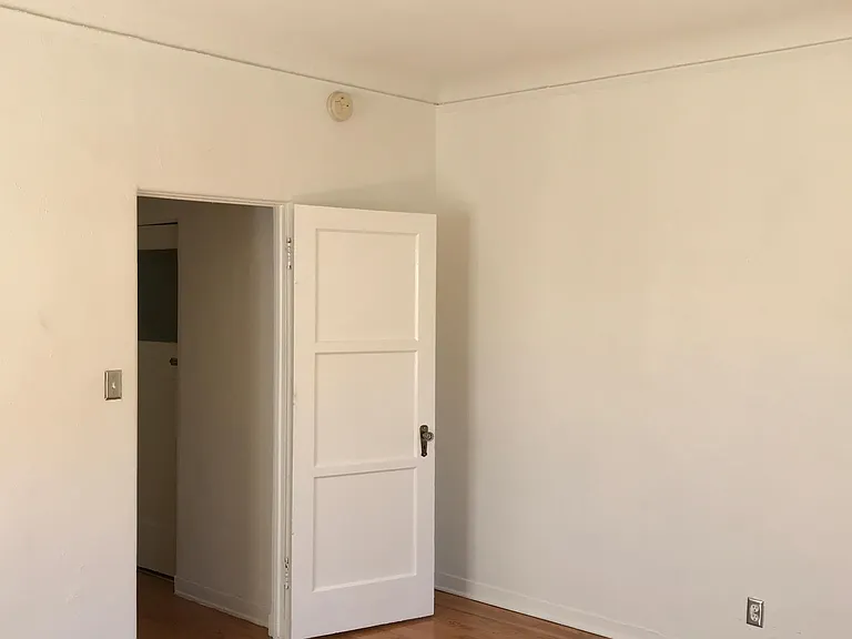 8366 Blackburn Ave — Photo 2
