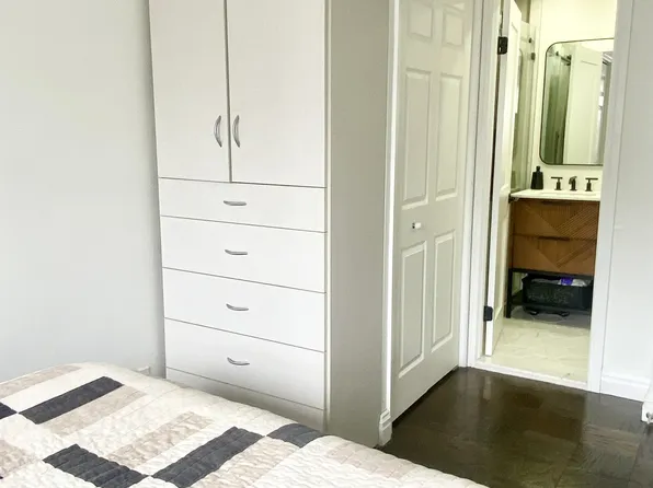 305 East 40th Street image 11 of 11