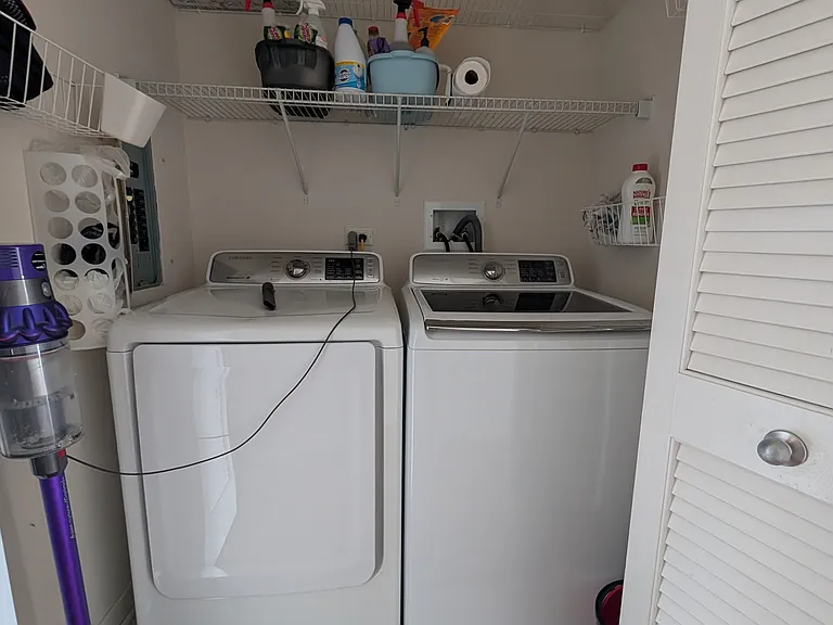 5858 N Broadway St #401 — Photo 14